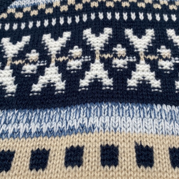 Cy V-Neck Knit Sweater ๐ Blue Tan & White - Picture 12 of 16